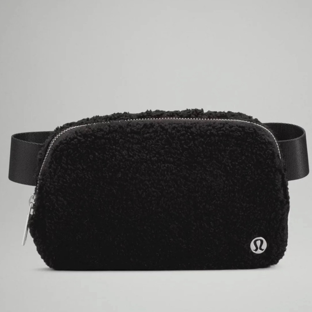 Lululemon Everywhere Fleece Belt Bag